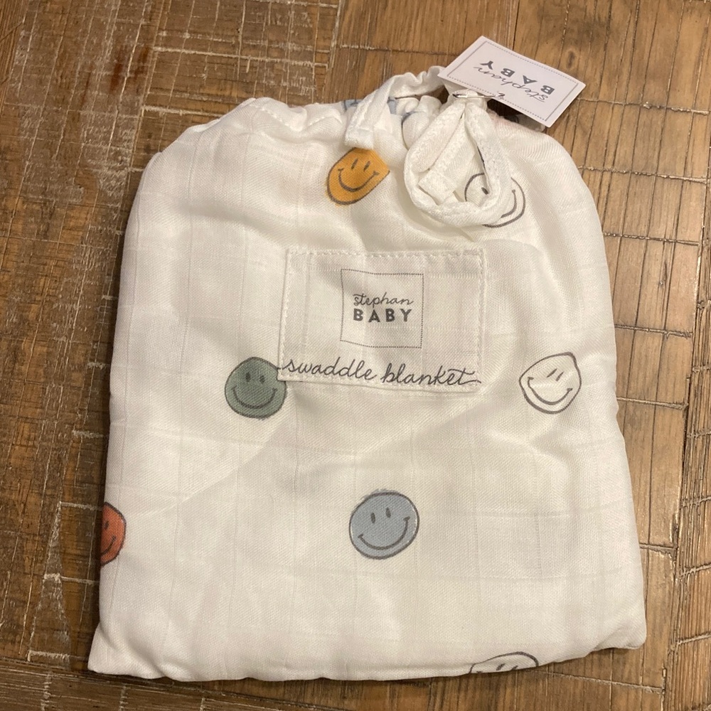 Stephan Baby Bamboo Swaddle Blanket with Smiley Faces w/ matching gift bag NWT